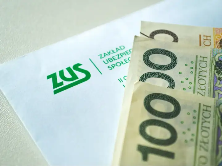 5 funtów w złotówkach - Jak przelać i nie stracić?